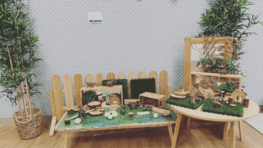 Animal-table-at-learning-centre-600x400 (1)